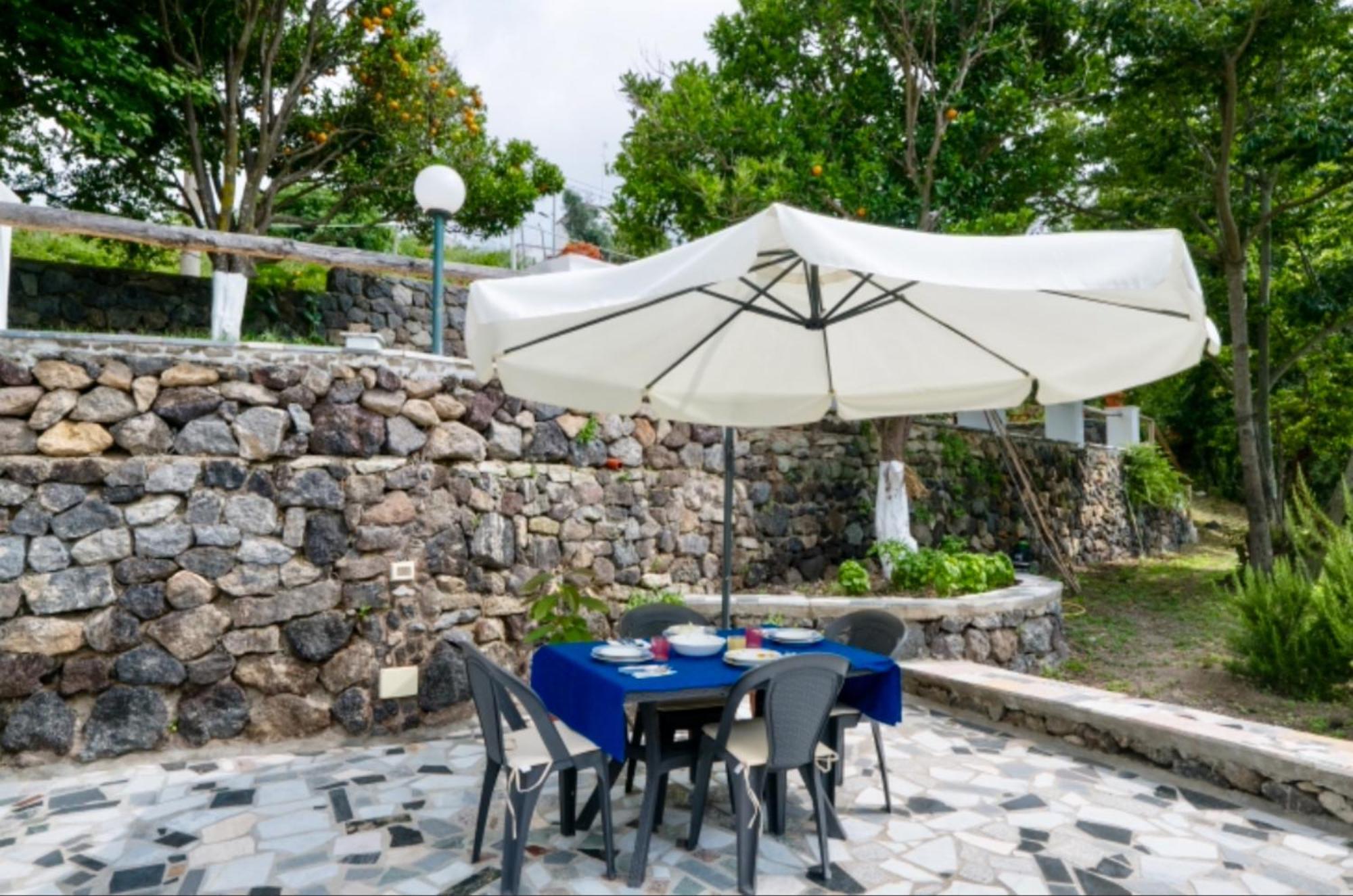 Villa Vincenzo Di Meglio Барано-д'Иския Номер фото